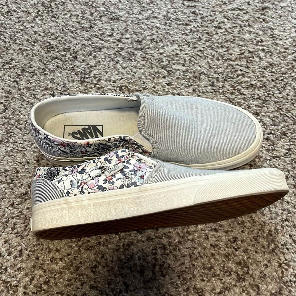 Blue floral vans in great condition!